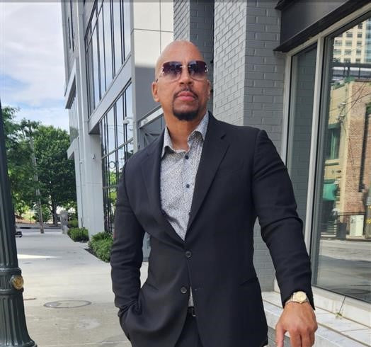 How to Rock the Gangsta Gone Legit Look